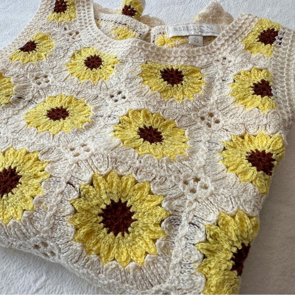 Rebellion Again Crochet Tank Sunflowers Cream Yellow Small Boho Festival Granny - Picture 16 of 16